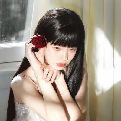 云端男女海报
