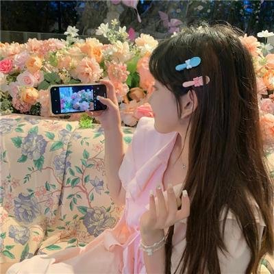 钱信伊：亚洲笑星闹美国海报